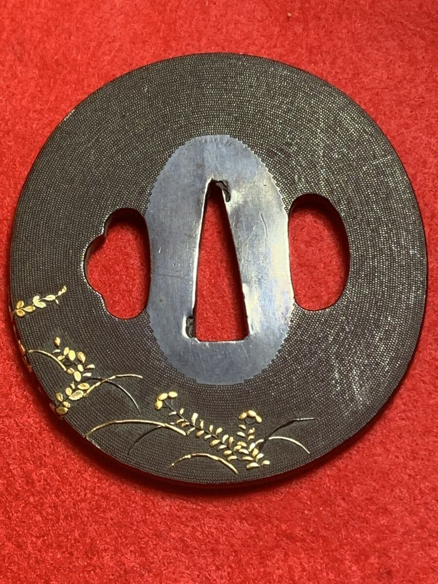 鍔 銘 若水軒政美 赤銅魚子地 草花図 特別貴重刀装具 出来抜群 緻密な魚子 江戸時代 金工師_画像8