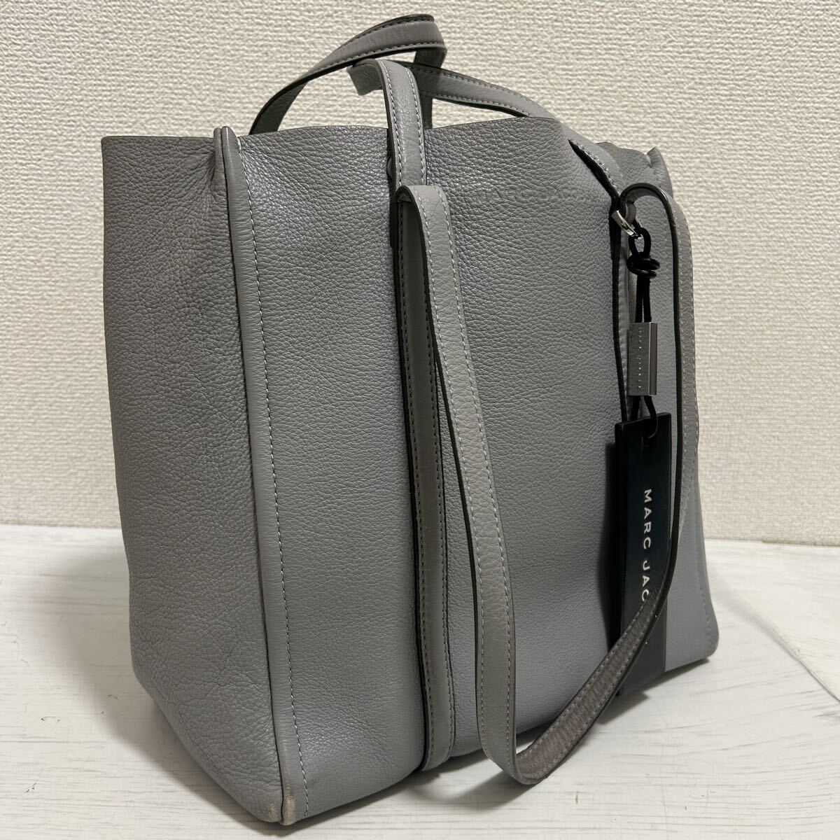 MARC JACOBS マークジェイコブス レディース 2way トートバッグ ワンショルダーバッグ 本革 レザー 肩掛け ブルーグレー the tag tote_画像2
