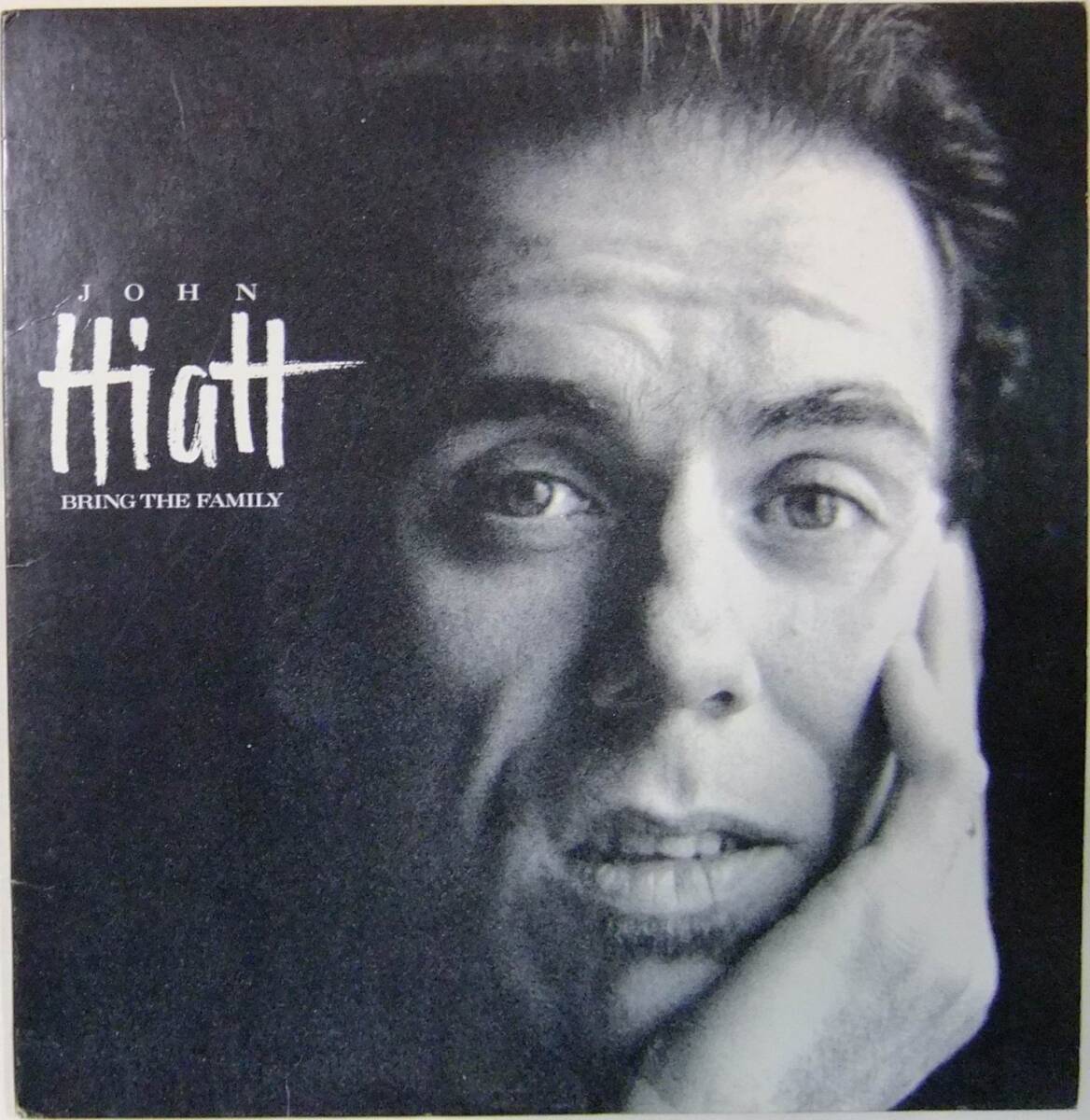 John Hiatt / Bring The Family / '87US A&M Records / EMW Pressing / 初盤オリジナル / feat. Ry Cooder, Nick Lowe, Jim Keltner_画像1