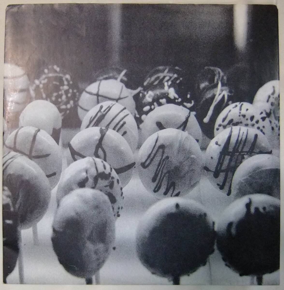 John Hiatt / Bring The Family / '87US A&M Records / EMW Pressing / 初盤オリジナル / feat. Ry Cooder, Nick Lowe, Jim Keltner_画像8