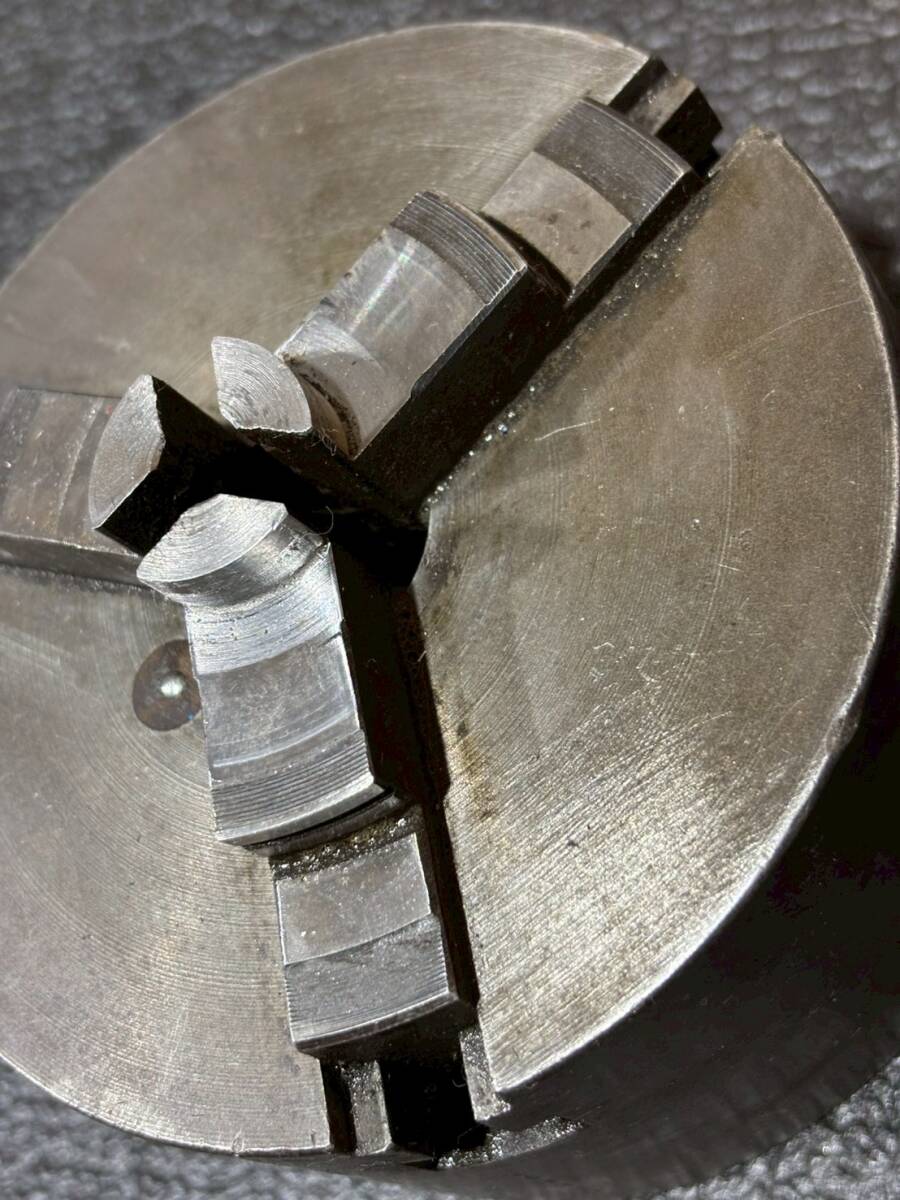 メーカー不明 スクロールチャック 高さ:約600㎜ 直径:約110㎜ 重量:約3.1㎏ 3つ爪 Scroll Chuck ※ハンドル無し(へ711) _画像10