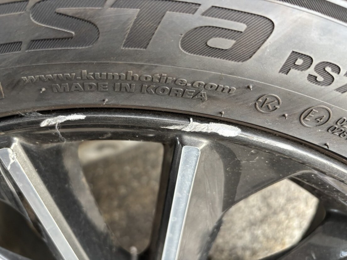 CX-3 タイヤホイール４本セット　　215/50ZR18 24年製_画像2