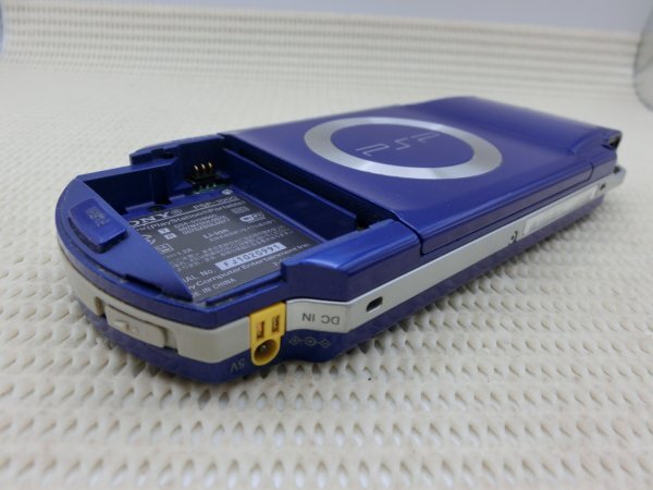 【中古現状品】 SONY ソニー PSP 本体 PSP-1000 ブルー 1000シリーズ バッテリー・蓋なし 動作未確認 GA1B-LP-11TR0531_画像3