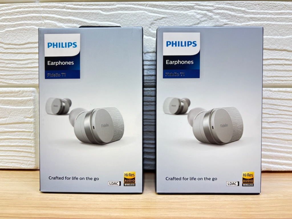 B96 ジャンク PHILIPS フィリップス 2個セット ハイエンドモデル 完全ワイヤレスイヤホン Fidelio T1 ホワイト_画像1