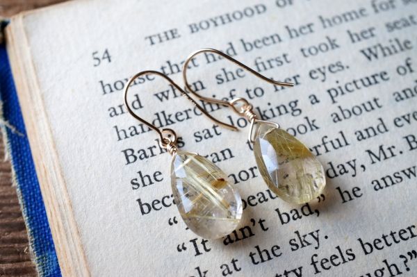 K14GF ピアス 2335　ルチルクォーツ 天然石・パワーストーンピアス 写真の現品お届けです_画像2