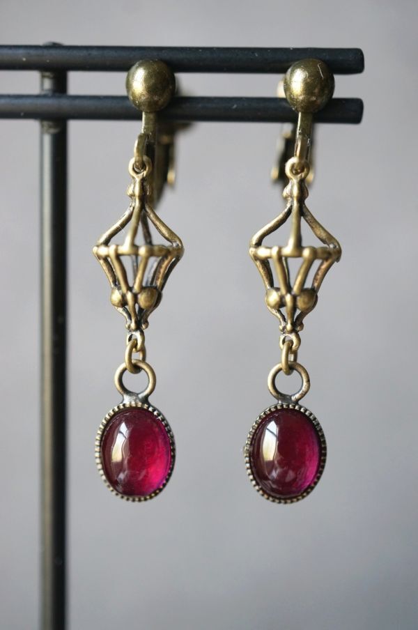 イヤリング 001 コランダム(人工ルビー)のイヤリング アンティークブロンズカラー金具使用 _画像5