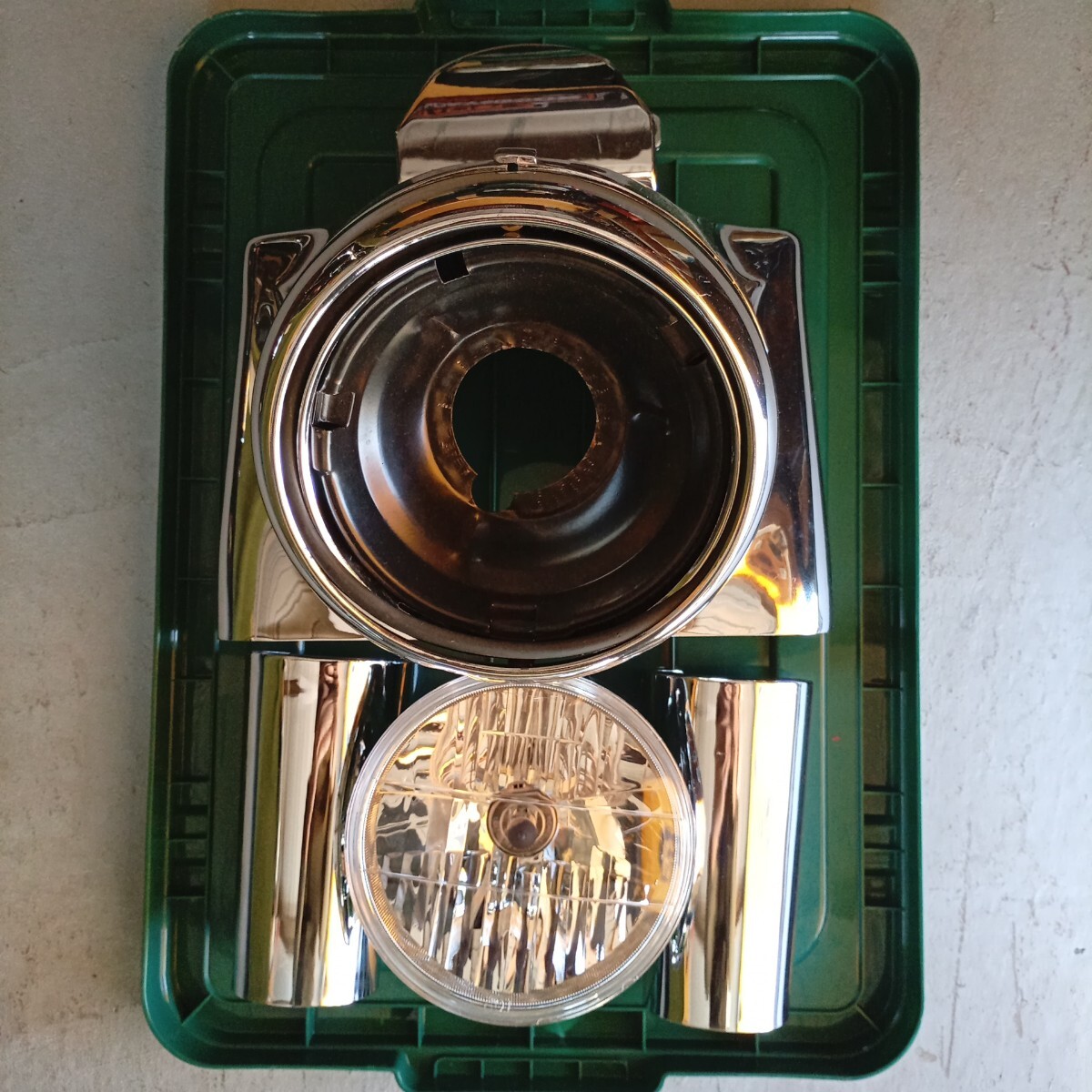 ヘッドライトナセル　98FLSTCで使用_画像1