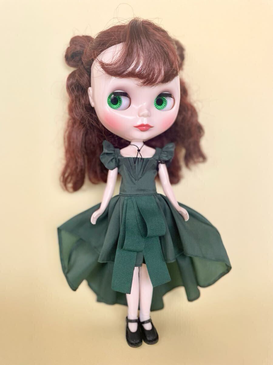 あのドラマ 不気味でコミカルなファミリーの娘のルームメイトのダンスドレスセット ブライスアウトフィット ハンドメイド_画像4