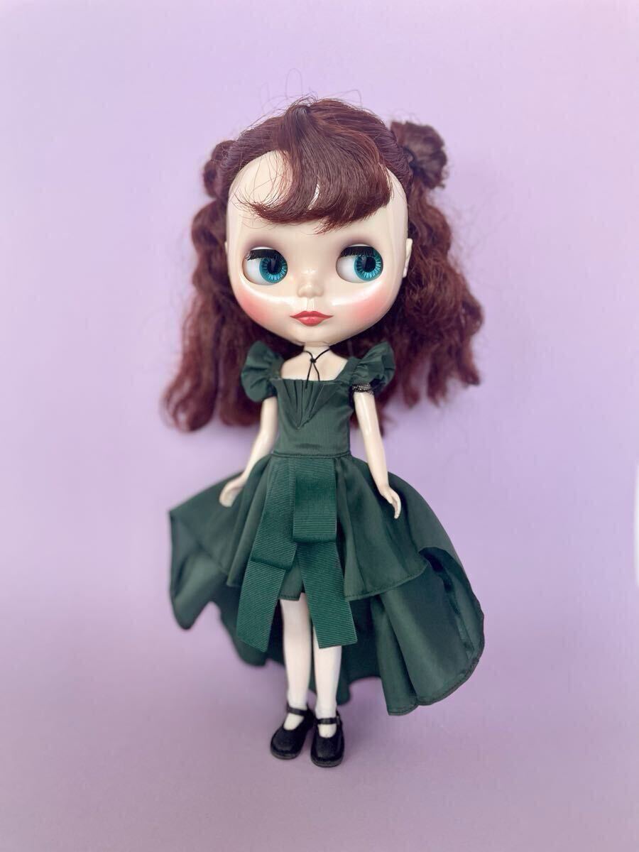 あのドラマ 不気味でコミカルなファミリーの娘のルームメイトのダンスドレスセット ブライスアウトフィット ハンドメイド_画像6