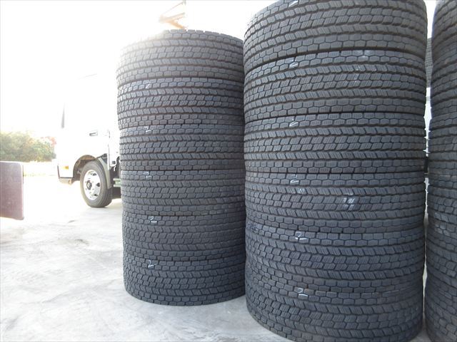 送料無料 スタッドレス 245/70R19.5 ヨコハマ 904W 2024年製 12本セット その2_画像1