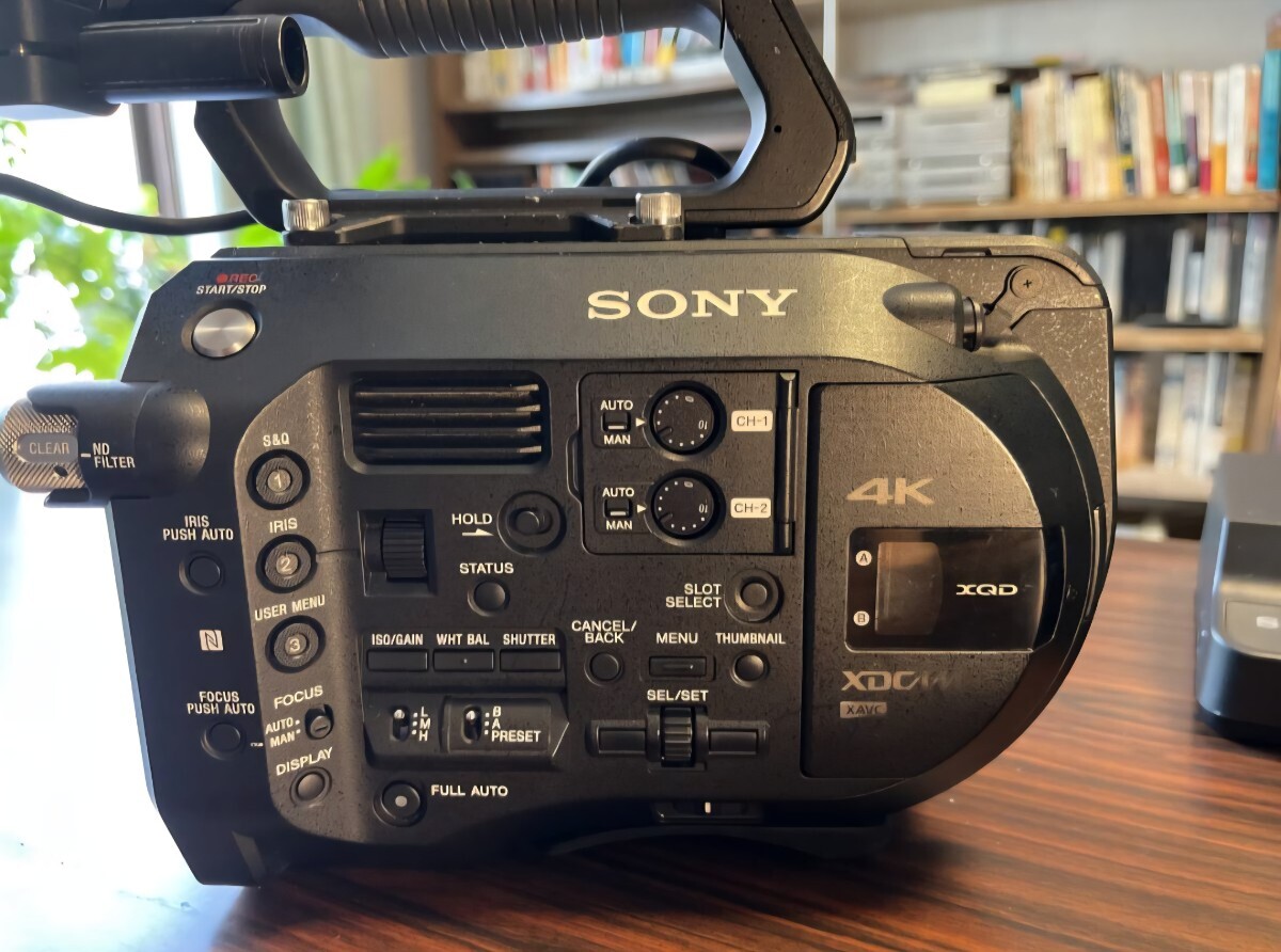 SONY CINEMA CAMERA PXW-FS7　1型　撮影171時間　○収録カード○カードリーダーつき_画像3