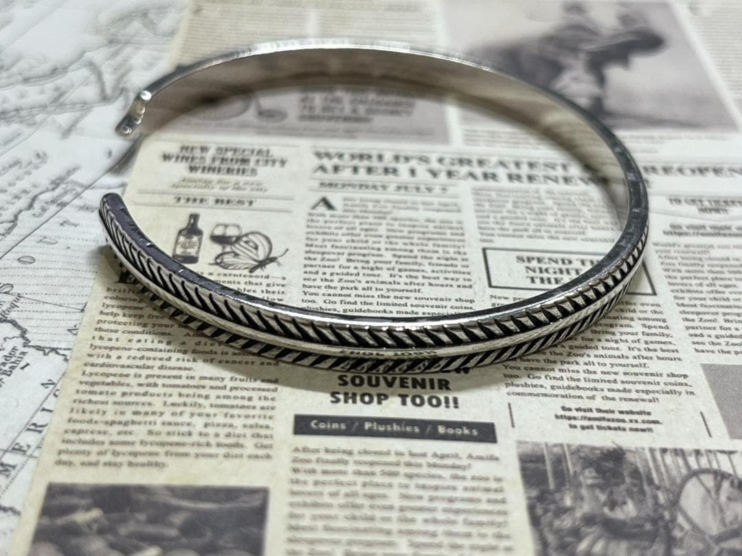 シンプルに…クールに…フェザーシルバーバングル_画像1