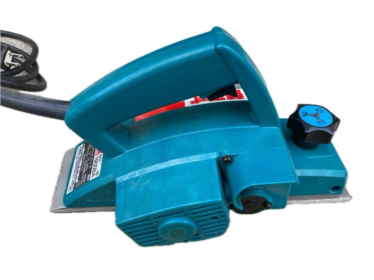 マキタ makita 82mm 電気カンナ 1900BA ブレーキ付 替刃式 軽量 小型 電動カンナ かんな 鉋 カンナ 木工 家具 DIY 木工工具 実働品!_画像3