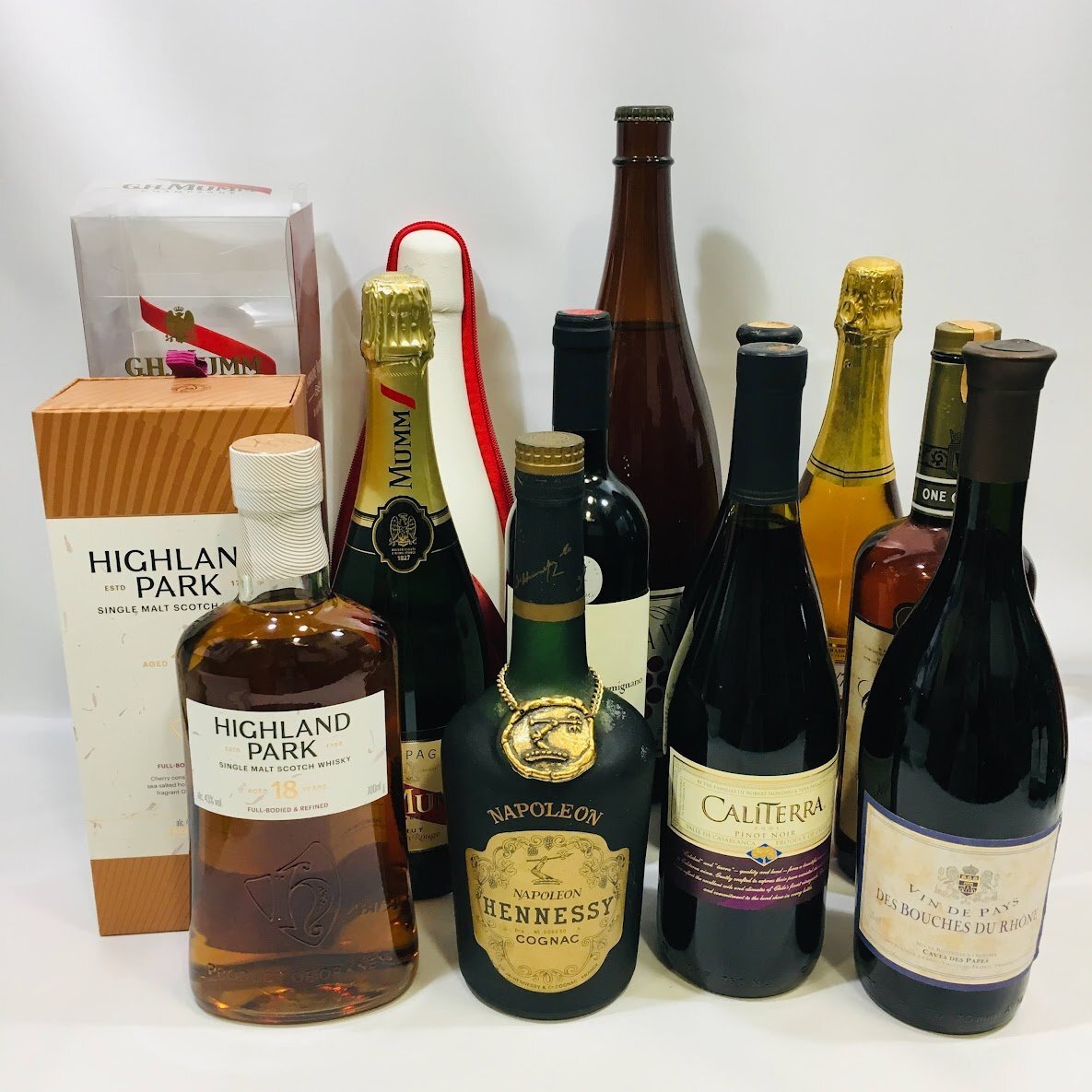 ■【買取まねきや】古酒 未開栓 ハイランドパーク 18年 箱付 マムコルドンルージュ ケース付 ナポレオン ヘネシー 他 計10点■_画像1