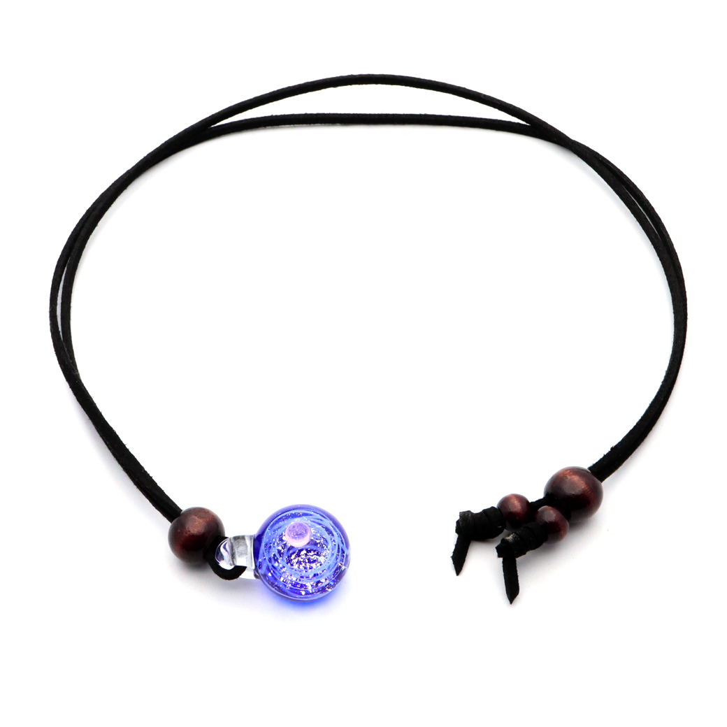 ガラスの中に宇宙を閉じ込めた 耐熱ガラス アート ペンダント 惑星 銀河 幻想的 革紐 ネックレス 敬老の日_画像3