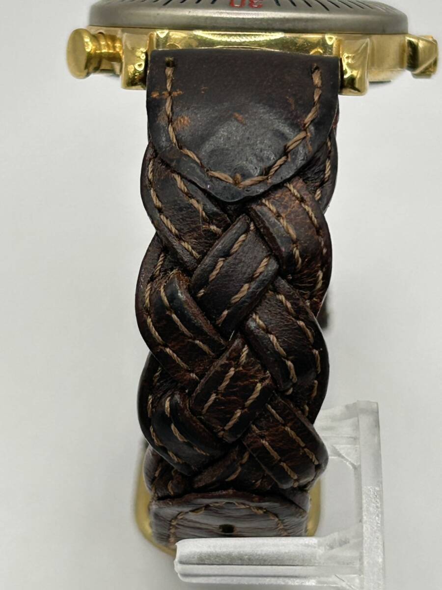 ◎【腕時計】GUESS　ゲス　ブランド　クォーツ式　電池式　メタル　金属　ケース　ベゼル　本体　レザー　革　ベルト　バンド　メンズ_画像7