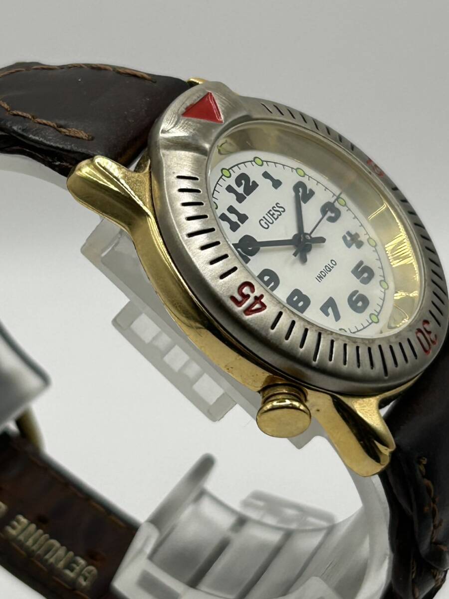 ◎【腕時計】GUESS　ゲス　ブランド　クォーツ式　電池式　メタル　金属　ケース　ベゼル　本体　レザー　革　ベルト　バンド　メンズ_画像4
