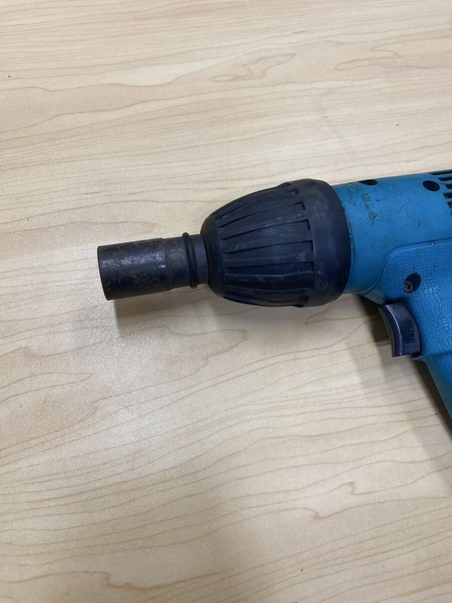 【通電確認済】Makita　マキタ　4型　インパクトレンチ　6904VH　100V　360W　50-60Hz　DIY　電動工具　レンチ　工具_画像4