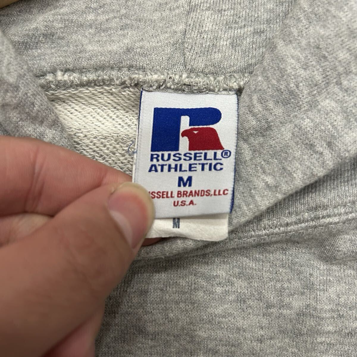 【S7189】 RUSSELL ATHLETIC ラッセルアスレチック パーカー プルオーバー サイズM グレー 灰色 フロントプリント メンズ トップス_画像7