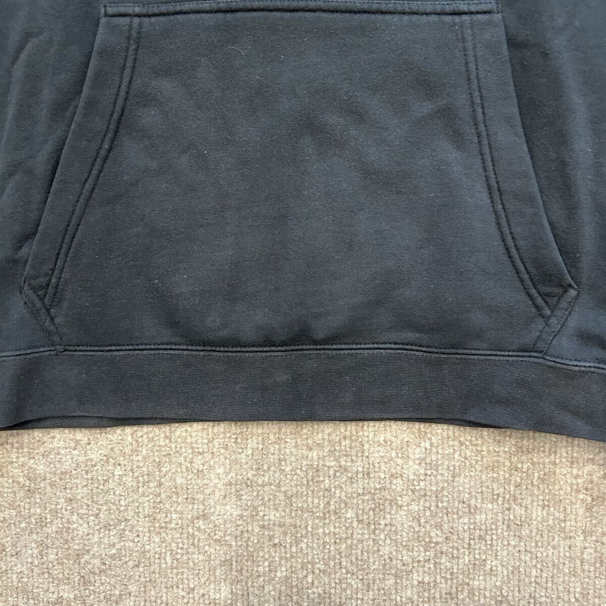 【S7214】 NIKE ナイキ スウェット パーカー プルオーバー フロントプリント サイズM ブラック 黒 メンズ トップス 最落なし 古着_画像5