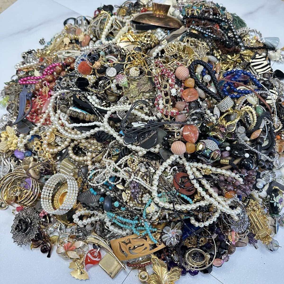 II イミテーションアクセサリー 大量まとめ! 合計 12kg オーバー! 貴金属 K18 刻印 SV 925 SILVER シルバー ネックレス リング かわせみ_画像6