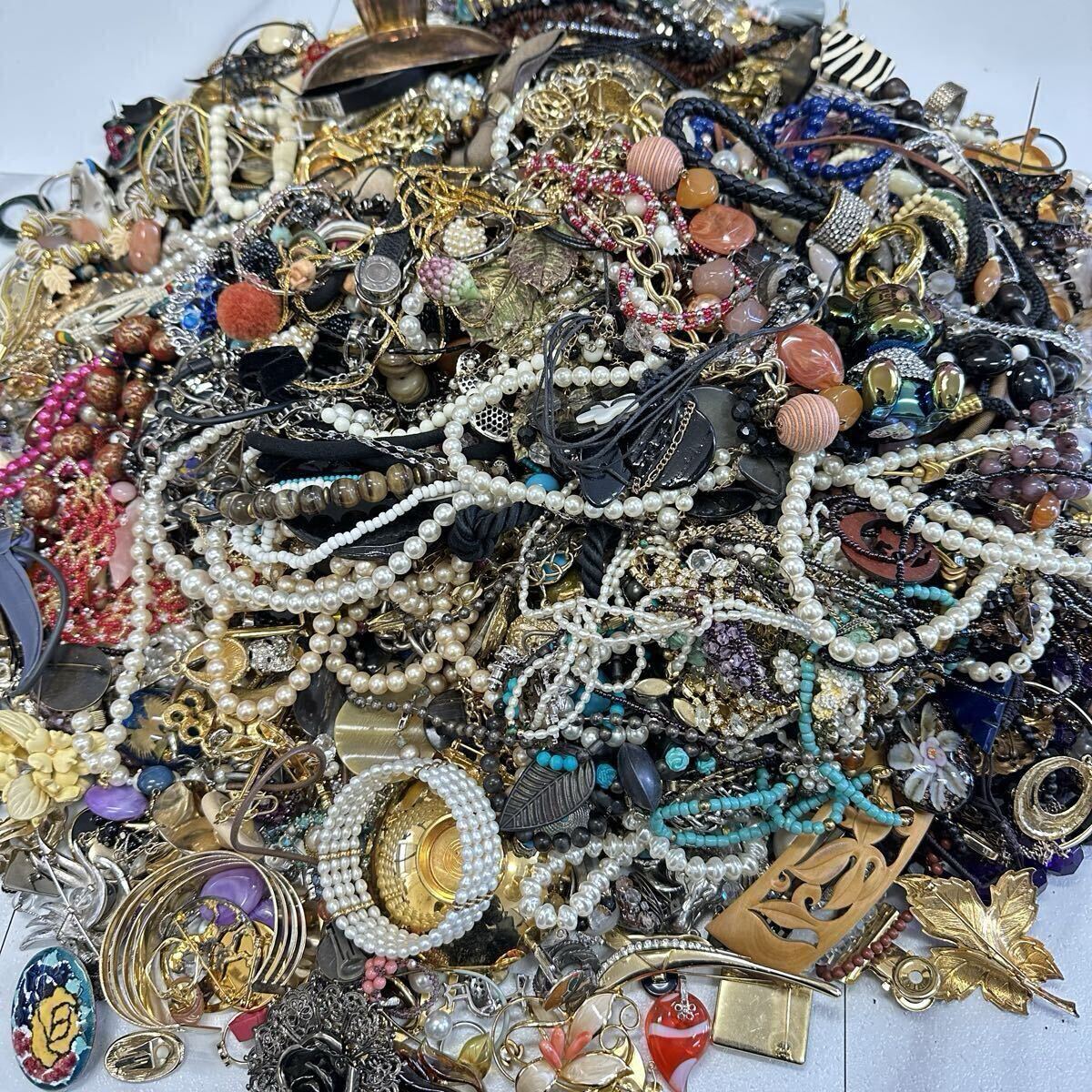 II イミテーションアクセサリー 大量まとめ! 合計 12kg オーバー! 貴金属 K18 刻印 SV 925 SILVER シルバー ネックレス リング かわせみ_画像9