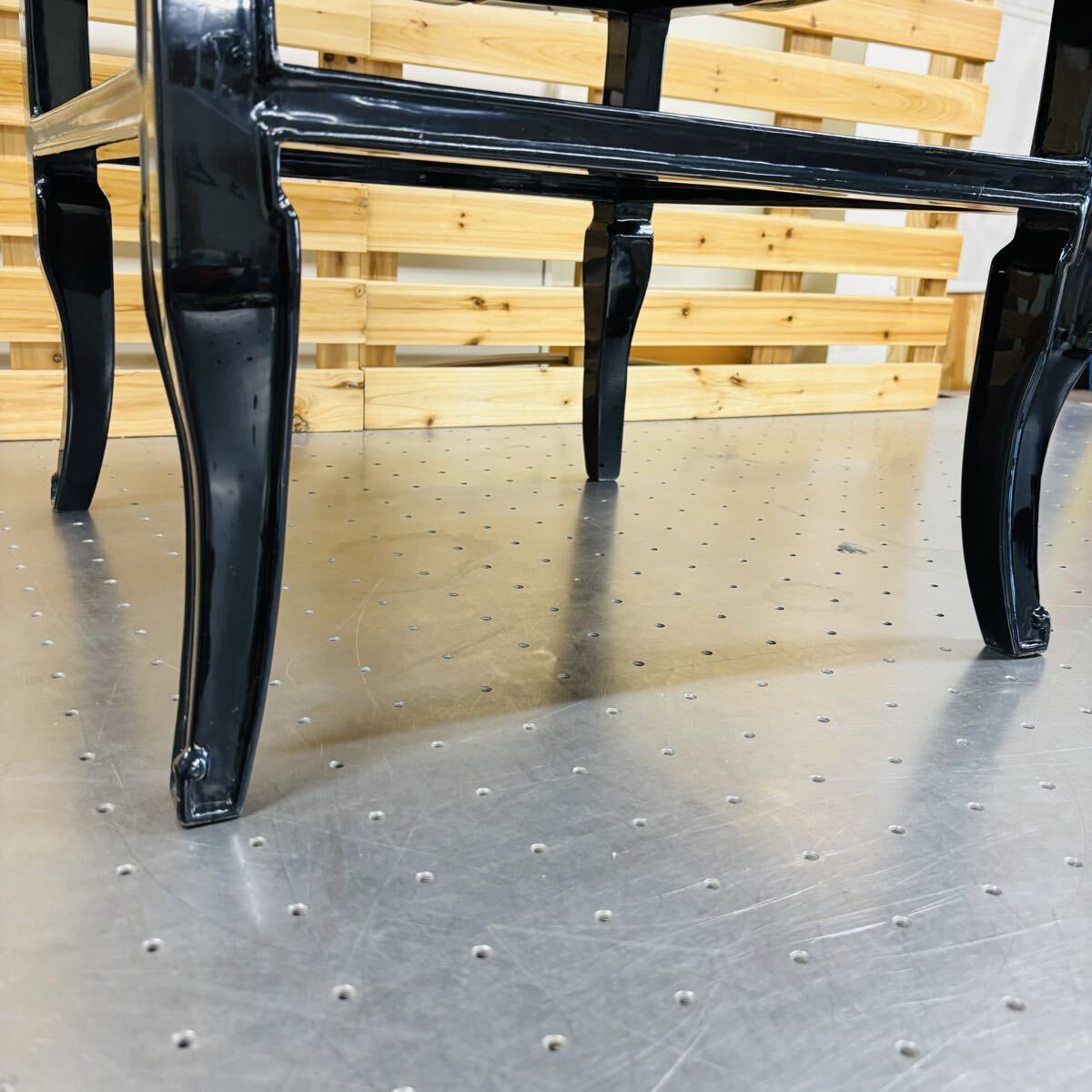 螺鈿細工 らでん 黒漆調 飾り台 座卓 双龍争珠 昭和レトロ 韓国製 和洋折衷 アンティーク家具 木製 インテリア S-501_画像10