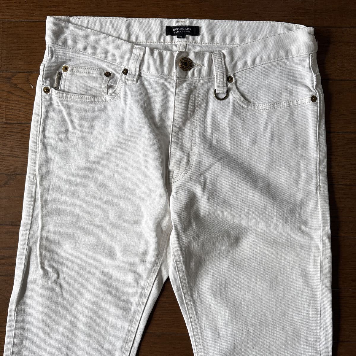バーバリーブラックレーベル☆ホワイトデニムパンツ_画像2