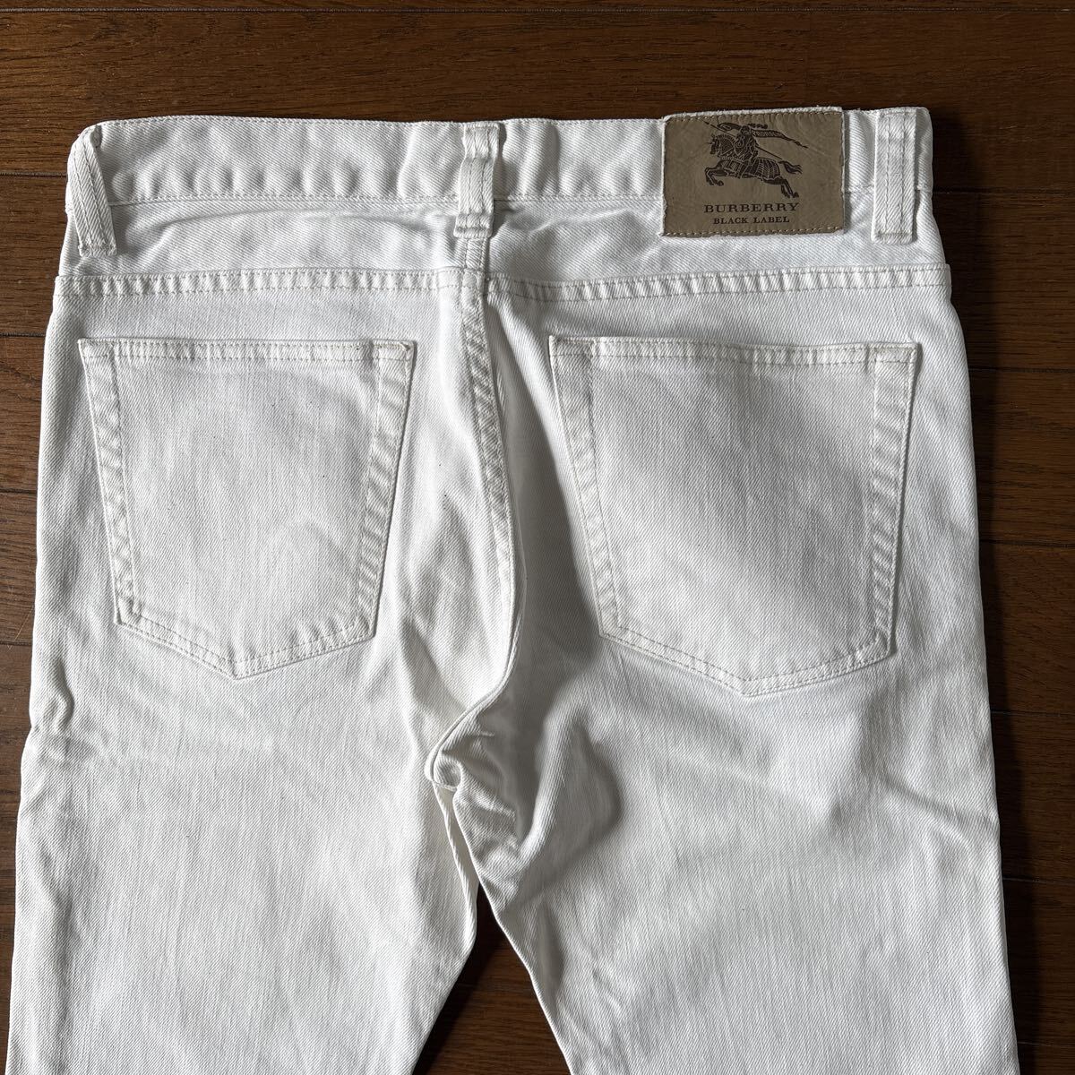 バーバリーブラックレーベル☆ホワイトデニムパンツ_画像4