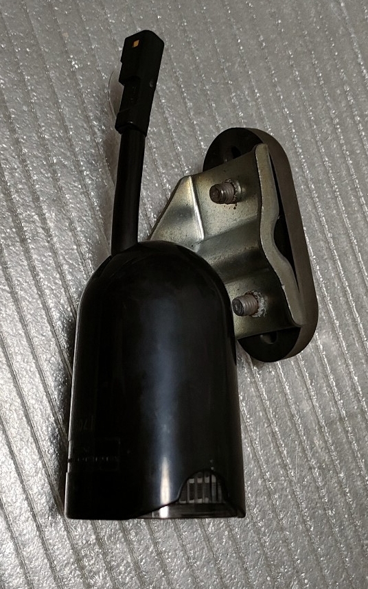 ヤマハ【ヘッドライト　2018年　PAS with】中古　YAMAHA アシスト自転車部品　動作確認済　部品　パス　点灯　点灯確認済　ライト　前照灯_画像4