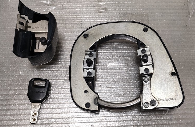 Panasonic【キーアッセンブリ　2020年　ビビ】中古　パナソニック アシスト自転車部品　動作確認済み　カギ　鍵　vivi ビビSX _画像3