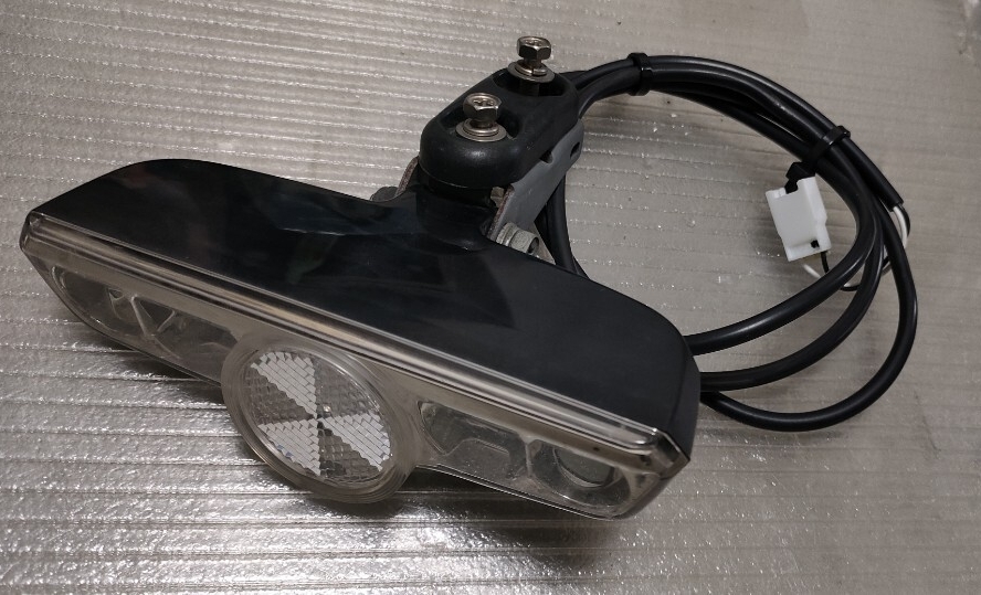 Panasonic【ヘッドライト　NKL922 ビビ　2020年】中古　パナソニック アシスト自転車部品　動作確認済み　LEDライト　前照灯　ライト　_画像1