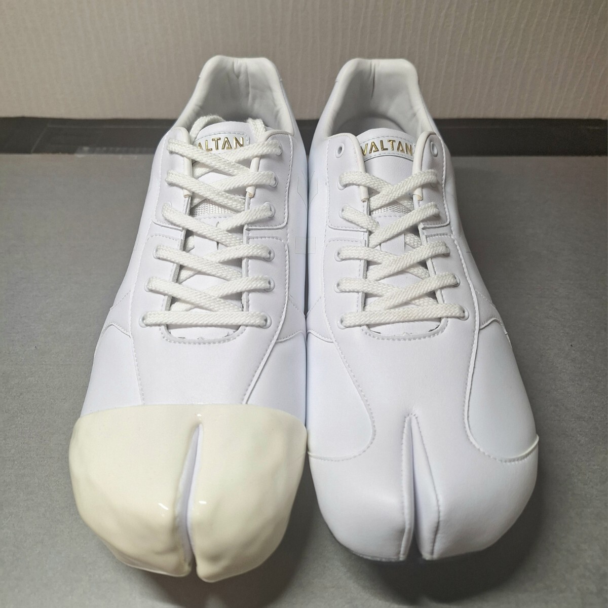 岡本製甲 VALTAN スパイク 28cm 金具 白スパ ホワイト 日本製 足袋 野球 VB-01 タビスパ タフトー 投手用 バルタン_画像2