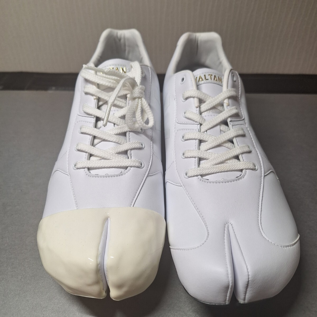 岡本製甲 VALTAN スパイク 28cm 金具 白スパ ホワイト 日本製 足袋 野球 VB-01 タビスパ タフトー 投手用 バルタン_画像2