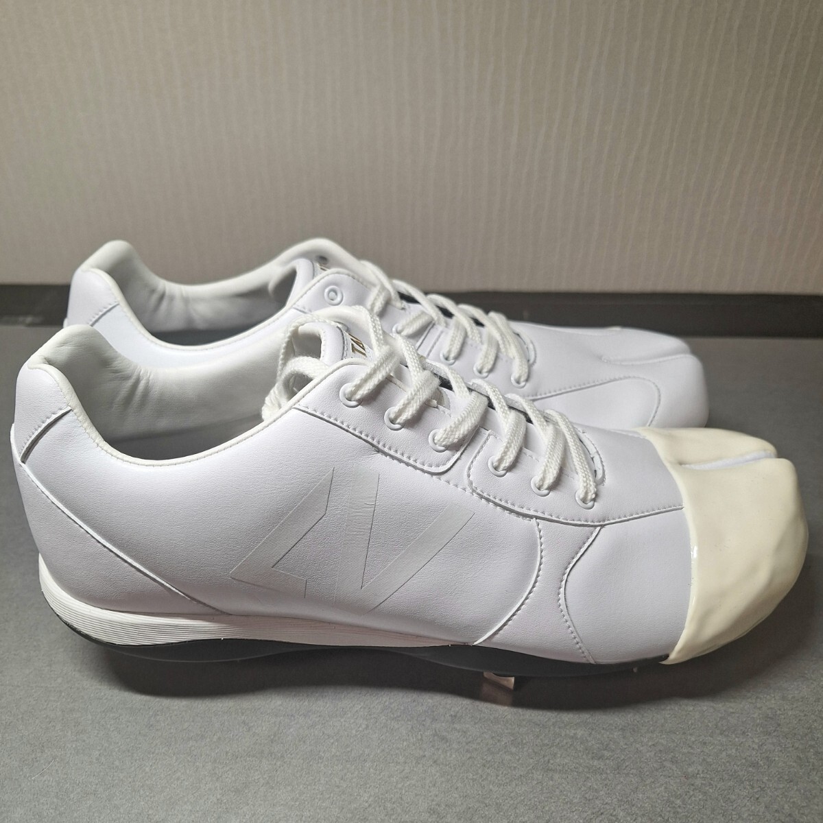 岡本製甲 VALTAN スパイク 28cm 金具 白スパ ホワイト 日本製 足袋 野球 VB-01 タビスパ タフトー 投手用 バルタン_画像3