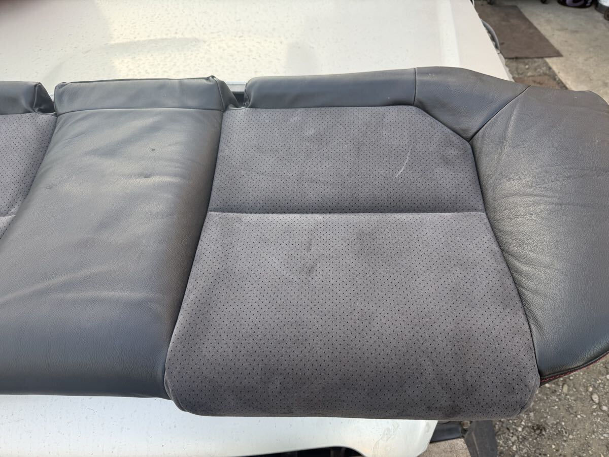 レガシィ(BL5)Tuned by STI レザーシート リア (SCU3)_画像3