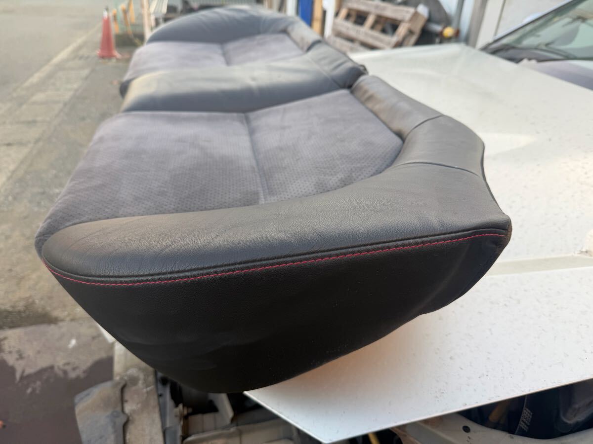 レガシィ(BL5)Tuned by STI レザーシート リア (SCU3)_画像4
