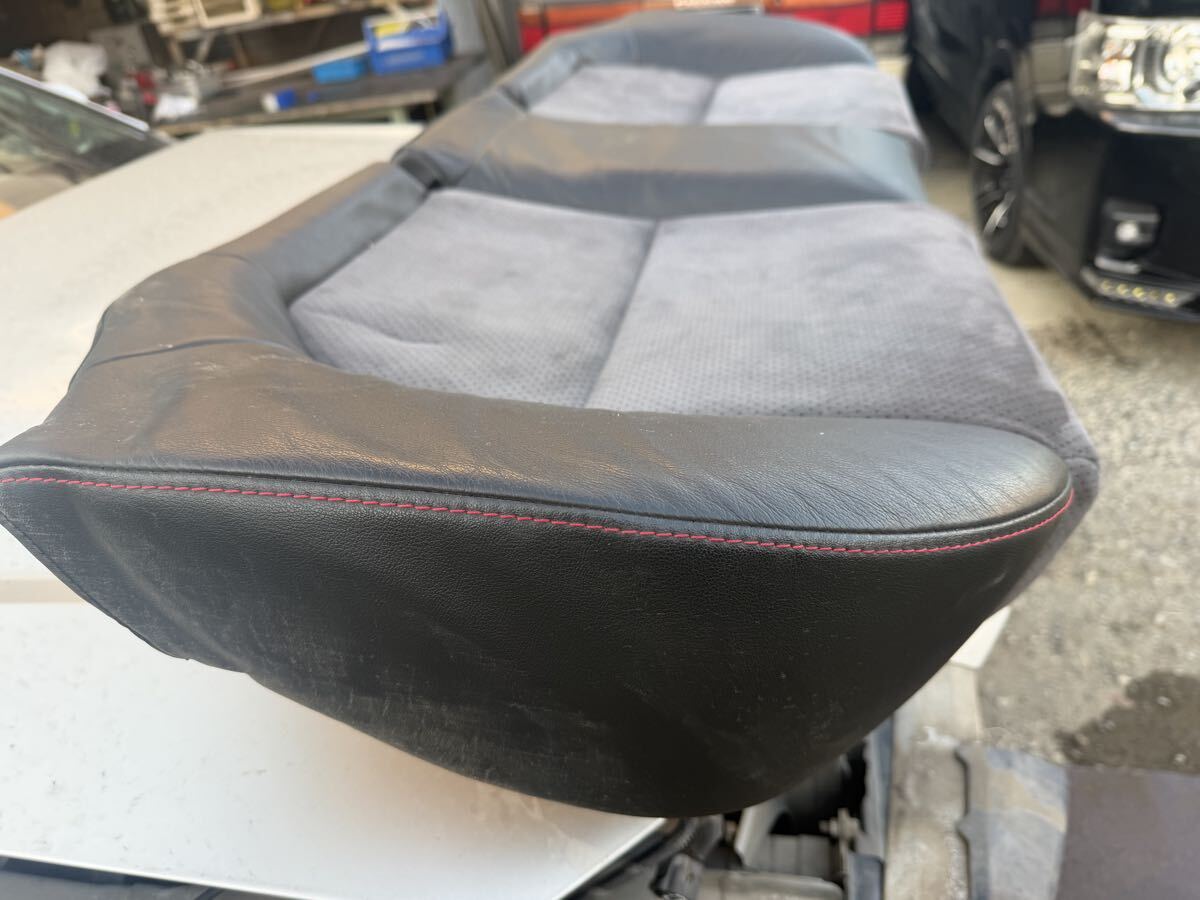 レガシィ(BL5)Tuned by STI レザーシート リア (SCU3)_画像5