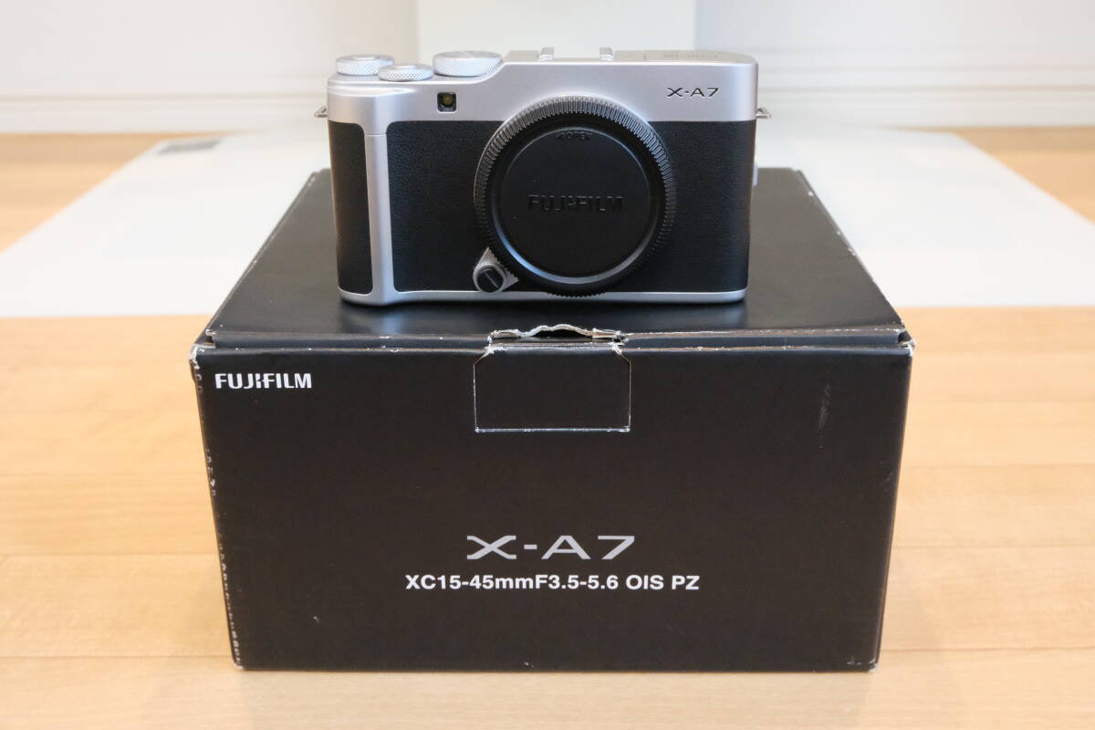 FUJIFILM X-A7 ミラーレスカメラ ボディ 2424万画素 大型APS-Cセンサー_画像1