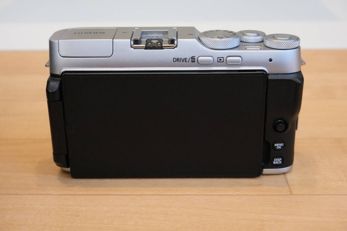 FUJIFILM X-A7 ミラーレスカメラ ボディ 2424万画素 大型APS-Cセンサー_画像3