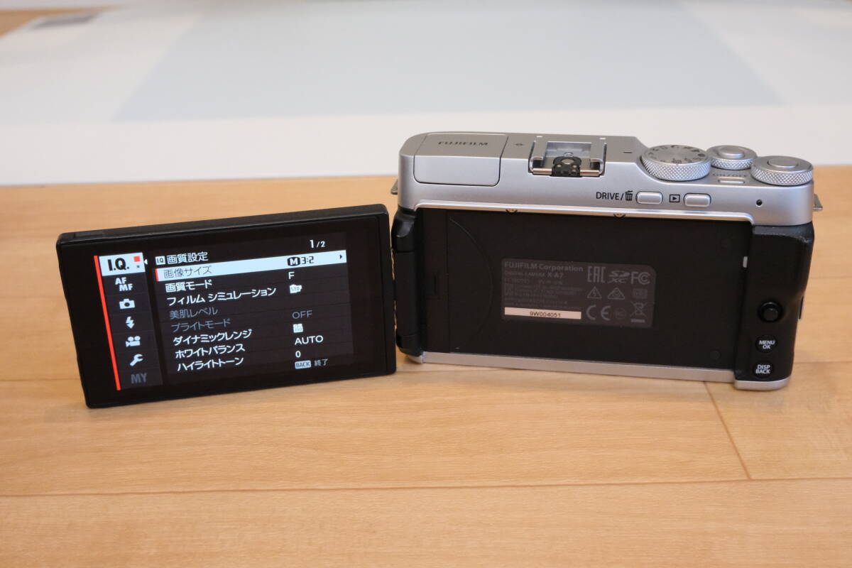 FUJIFILM X-A7 ミラーレスカメラ ボディ 2424万画素 大型APS-Cセンサー_画像4