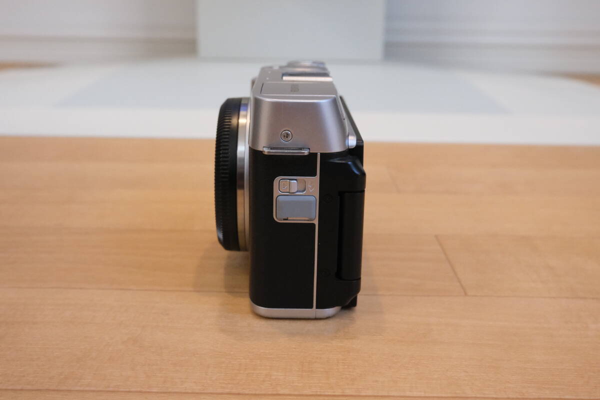 FUJIFILM X-A7 ミラーレスカメラ ボディ 2424万画素 大型APS-Cセンサー_画像7