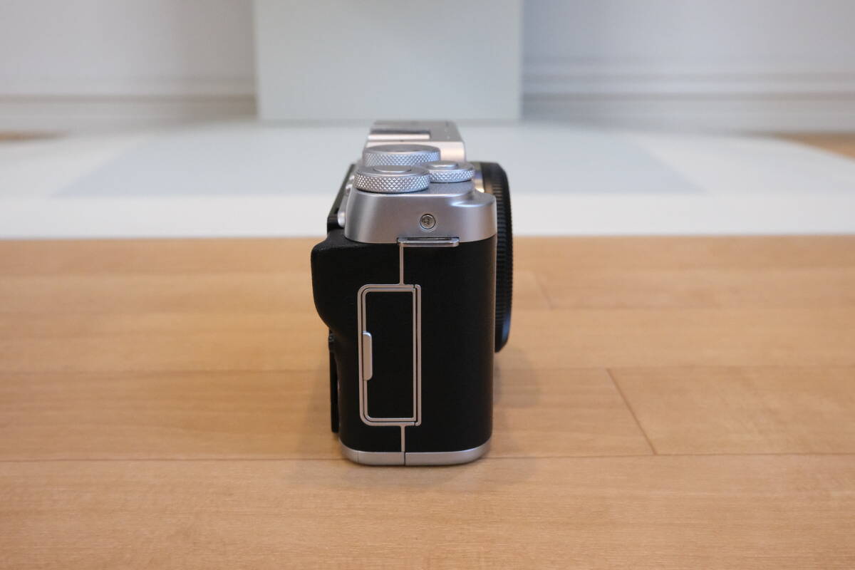 FUJIFILM X-A7 ミラーレスカメラ ボディ 2424万画素 大型APS-Cセンサー_画像8