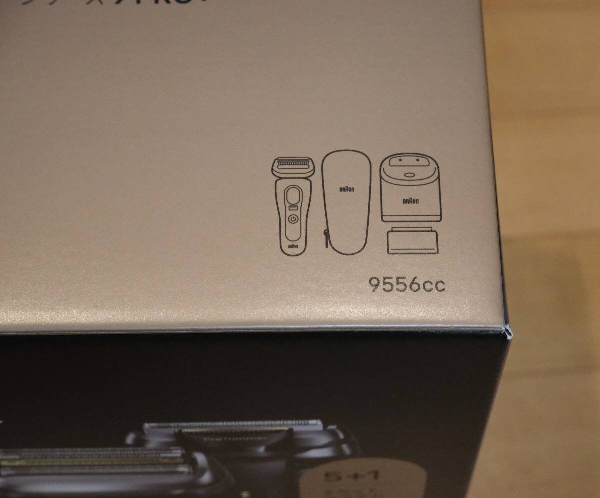 BRAUN Series9 Pro+ 9556cc 自動洗浄 新品アルコール洗浄カートリッジ付き_画像7
