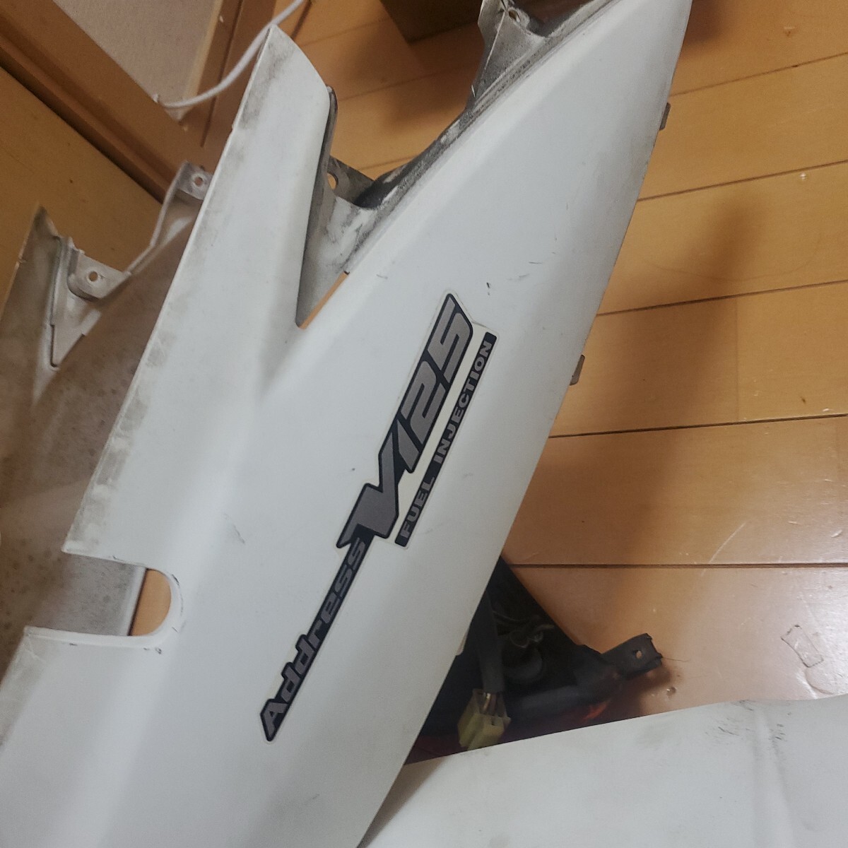 SUZUKI スズキ アドレスV125 純正フロントカウルヘッドライト テールライト ボディカウルセットCOLOR:ホワイト_画像6