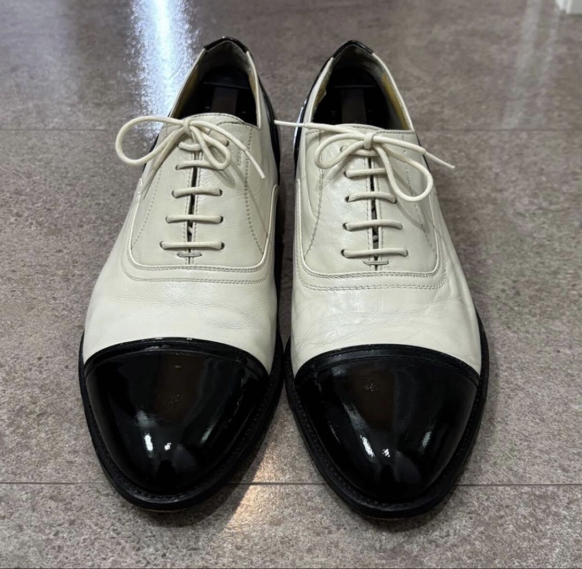 革靴 レザー ブラック サドルシューズ 黒 白 バイカラー コンビシューズ_画像2