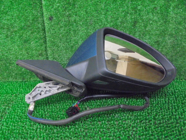 8FK4602 AEI2)) Volkswagen Golf DBA-AUCJZ 2013 год ~2021 год оригинальный указатель поворота имеется автоматический боковой зеркало на двери правый 