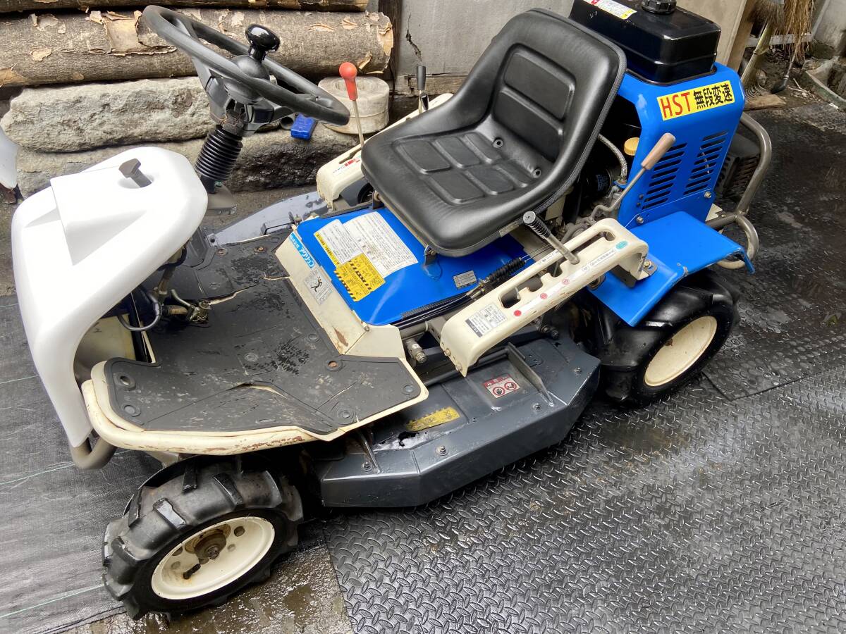 RM86A Vツインエンジン　15馬力　好調　高額な整備済　乗用草刈機　ラビットモア　オーレック製　ＨＳＴ無段変速　　動画も是非どうぞ！_画像2