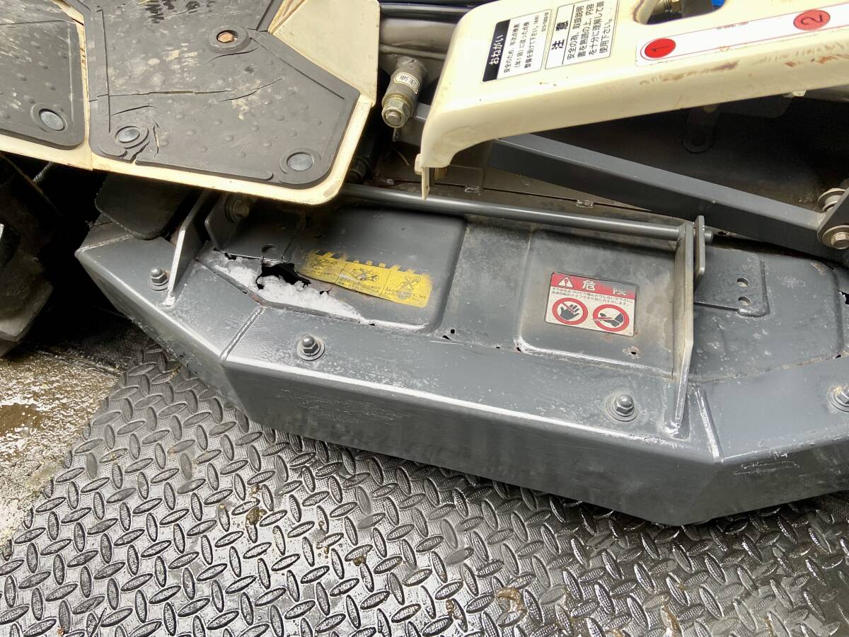 RM86A Vツインエンジン　15馬力　好調　高額な整備済　乗用草刈機　ラビットモア　オーレック製　ＨＳＴ無段変速　　動画も是非どうぞ！_画像6