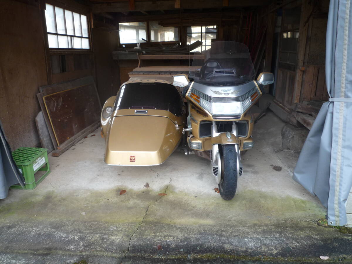 ホンダＧＬ１５００ＳＥ　４人乗り　サイドカー付き_画像1